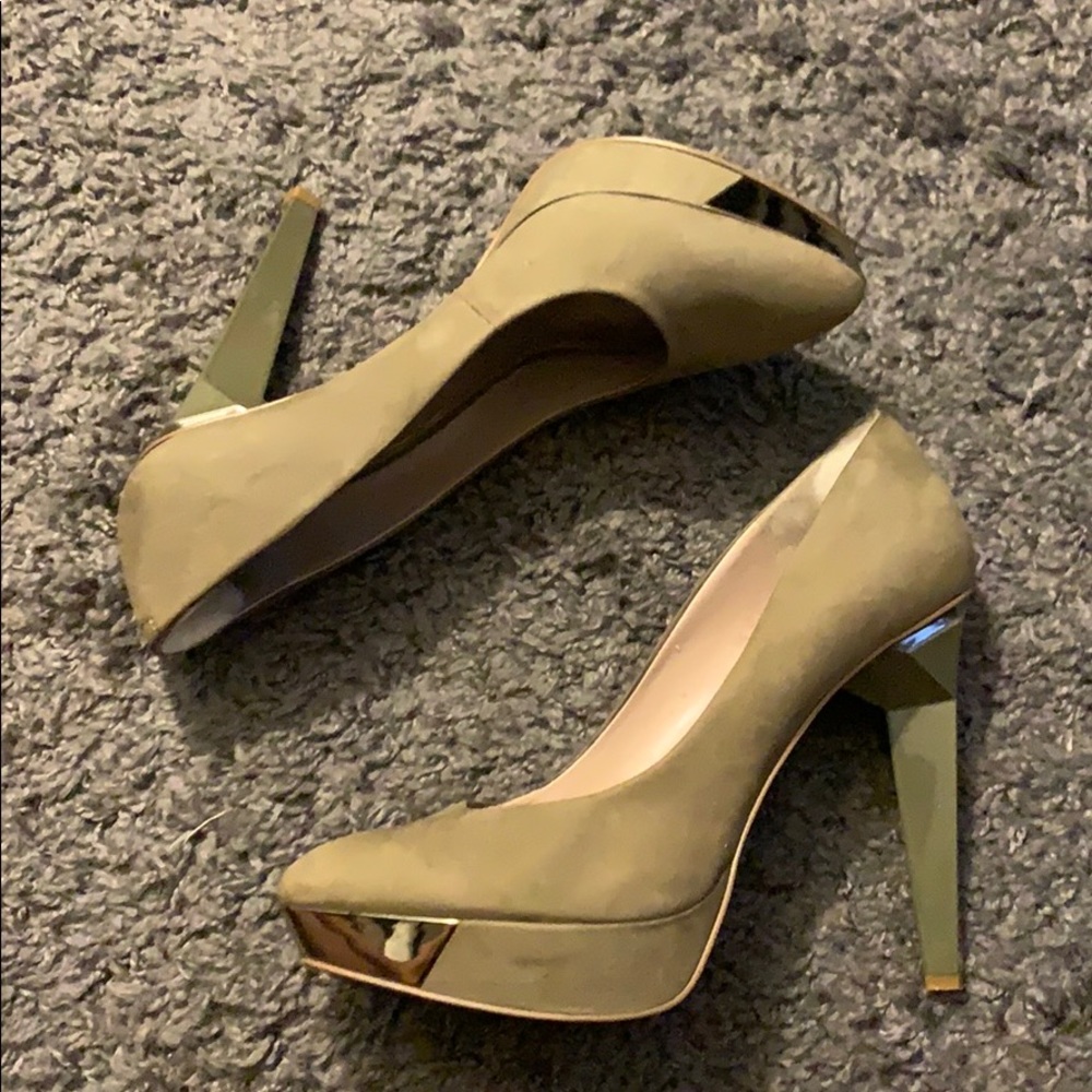 Rachel Roy pumps
